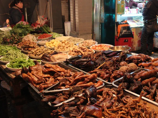 Hao Chi Jie (Bayi Road Food Street)